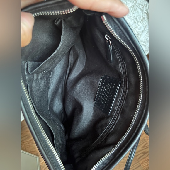 AUTHENTIC COACH BLACK
SIGNATURE FILE BAG
#36378 - Picture 5 of 6